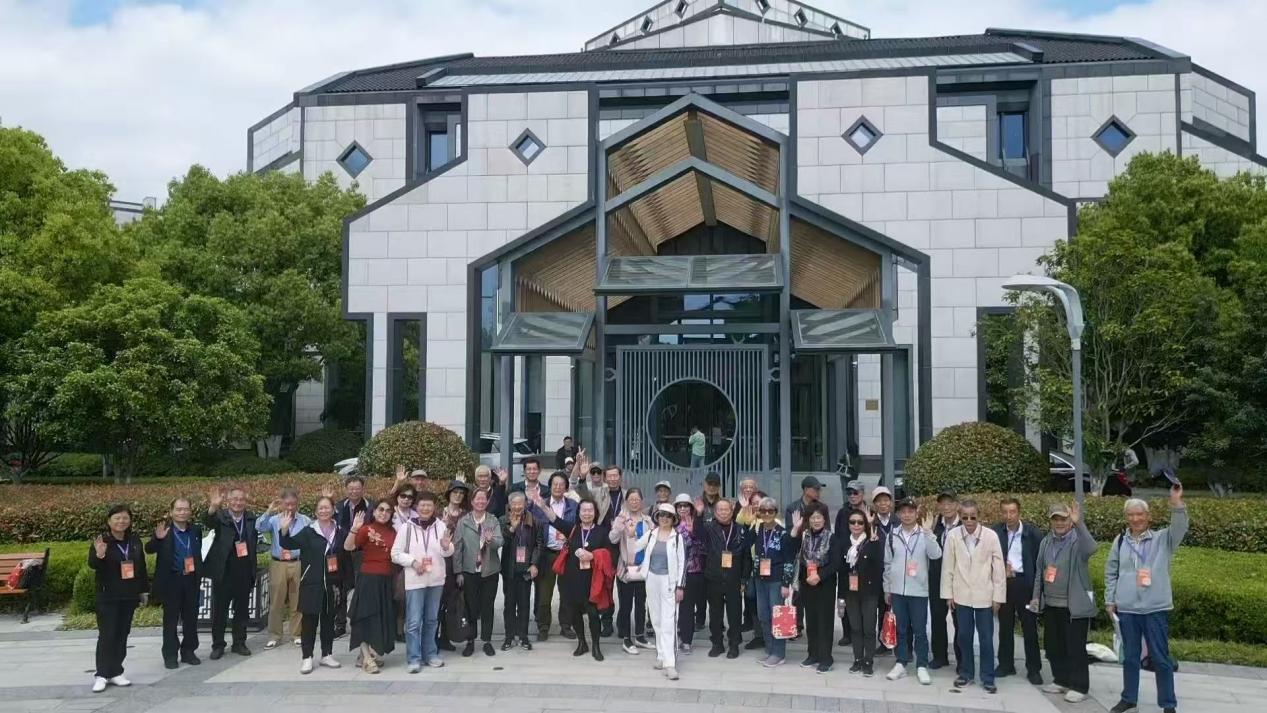 2026.4.22 上大老教授赴苏州泰康吴园考察_img3.jpg