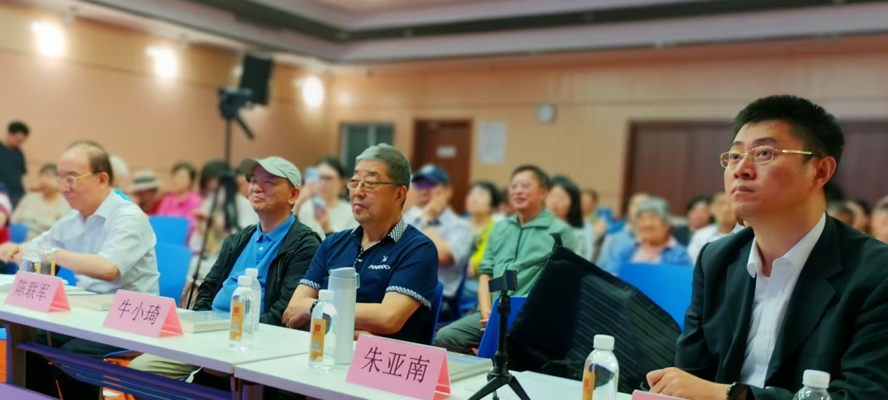 1780223161669045398.jpg 2026.5.27 《浦江筑梦》图书签名赠书活动在同济举行_img0.jpg