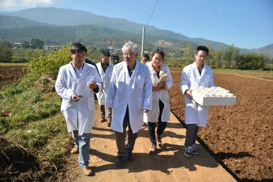 1780281225612052000.jpg 2026.5.29 致敬!上海交大孔海南老教授获评全国“最美科技工作者”_img4.jpg