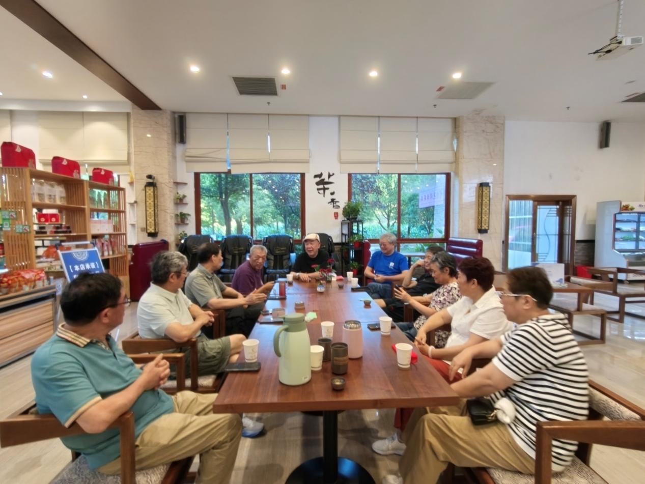 1784269847344079650.jpg 2026.6.15老教授赴贵州六盘水康养旅行首发团凯旋(1)(1)_img2.jpg