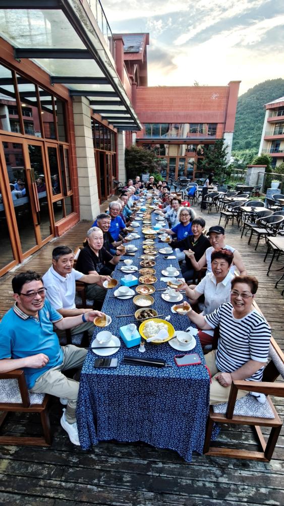 1784269867051000450.jpg 2026.6.15老教授赴贵州六盘水康养旅行首发团凯旋(1)(1)_img4.jpg