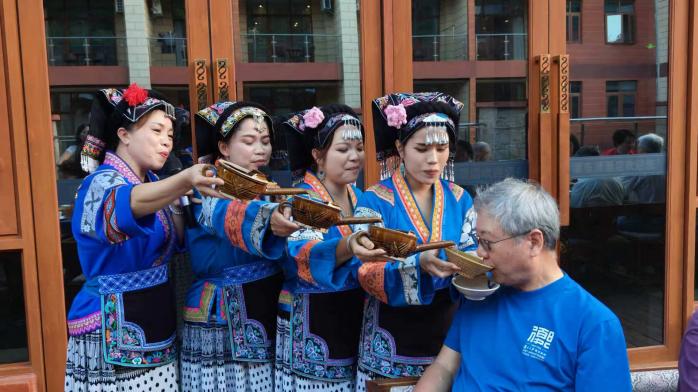 1784269876446026250.jpg 2026.6.15老教授赴贵州六盘水康养旅行首发团凯旋(1)(1)_img5.jpg