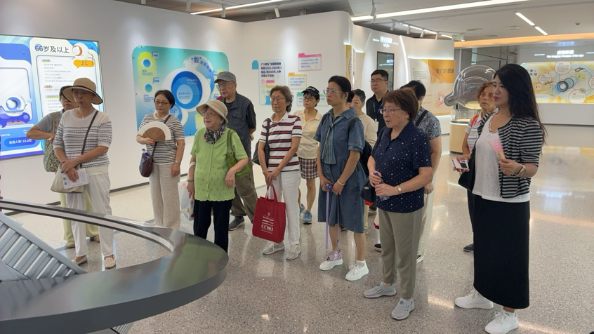 （2026.9.12）华师大老教授走进爱尔眼科医院_img0.png